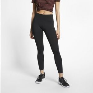 Nike One Luxe Mid Rise 7/8